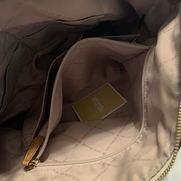 MK purse - Picture 3 of 5